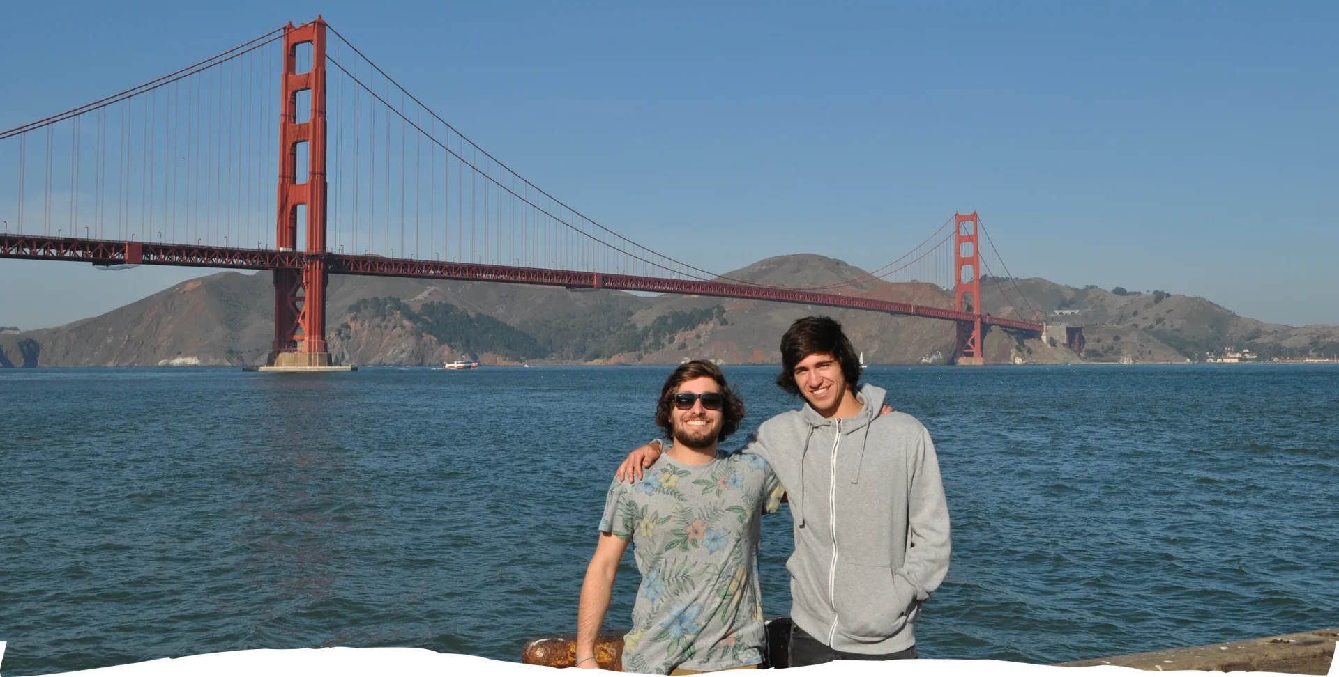 Participantes frente al Golden Gate en San Francisco
