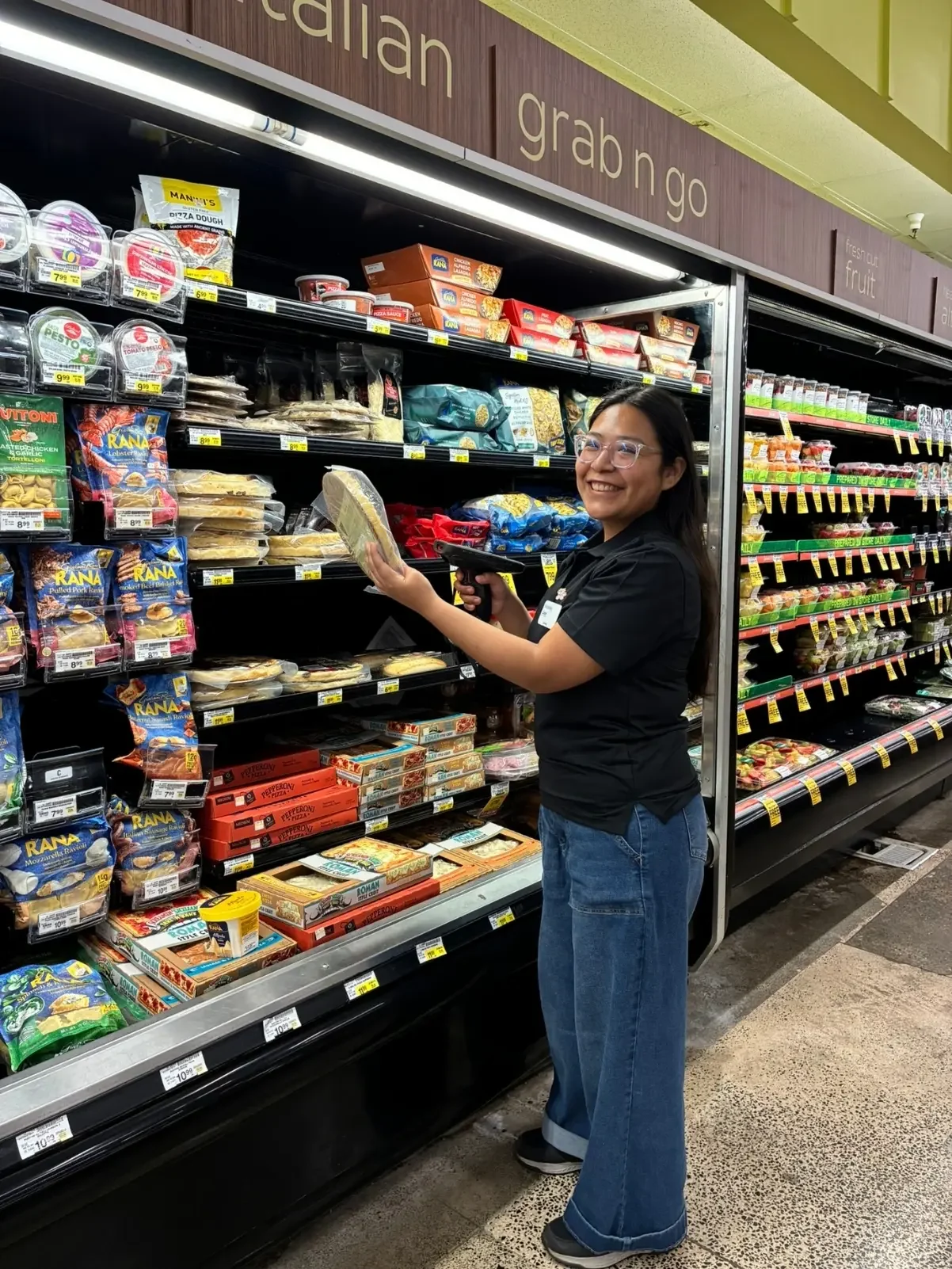 Work and Travel participant working in a supermarket in the United States